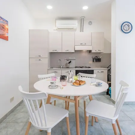 Apartment Casa Verdi, Holiday, Near The - Viareggio, Toscana *